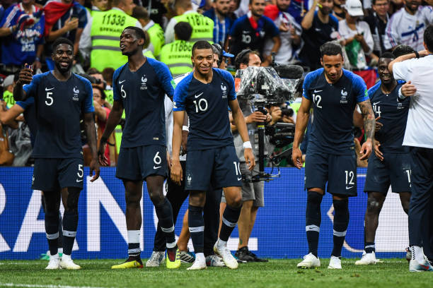 入球队并贡 入球队并贡